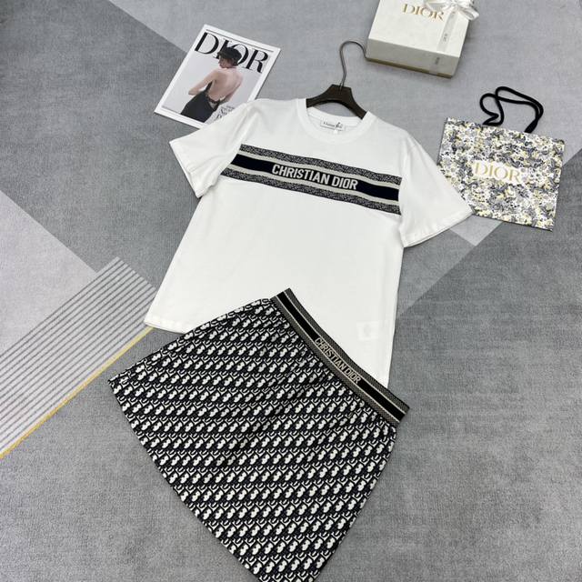 High quality Dior 2025 spring and summer new cotton T-shirt chest patch knitted