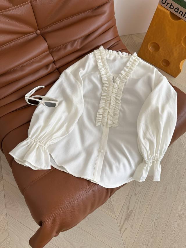 Elegant Outfit 25 Early Autumn Wood Ear Lace V-Neck Spliced Shirt A complete ret
