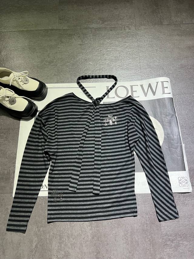 Designer striped ribbon long-sleeved oblique shoulder T-shirt shipment, versati