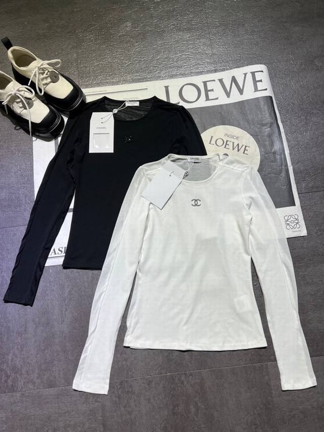 Chanet's simple white and black Chanel style Tencel cotton see-through round nec
