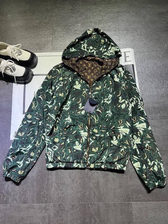 Lv**2025Nigo joint new style unisex, fashionable and trendy design, versatile an