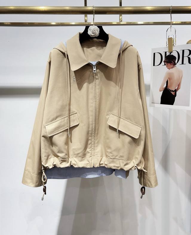 New arrival! Exclusive couture trench coat debuts! 25Aw! Loew*'s exclusive autu