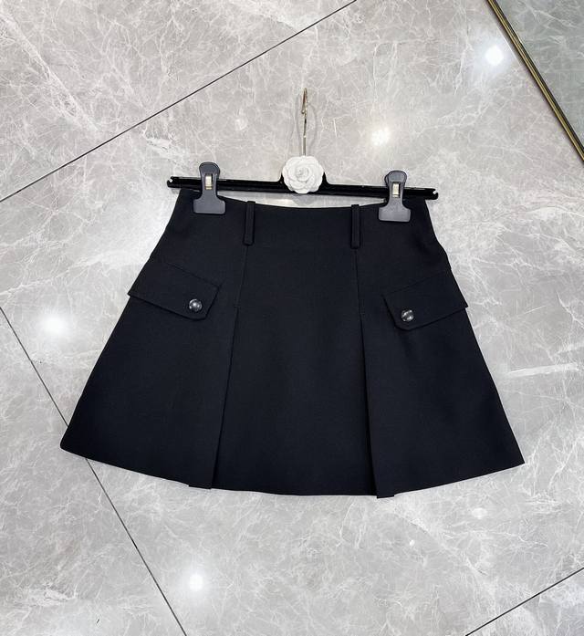 New exclusive couture skirt debuts 25Aw. Dio*'s exclusive, best-selling, lightw