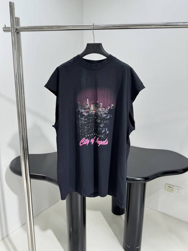 Getariat oversized, crew-neck sleeveless T-shirtCustom-dyed vintage-inspired cir