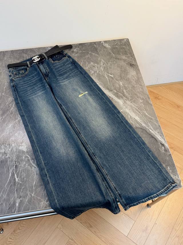 25 Cut ripped jeans are made from washed denim fabric, offering exceptional soft