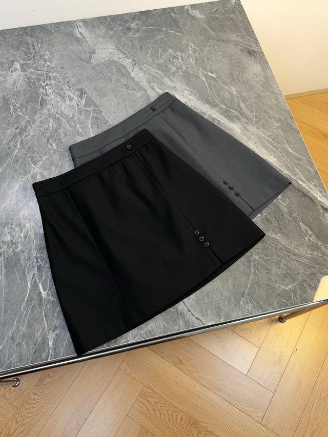 25 New Korean workplace style A-line short skirt. The super Korean workplace sty