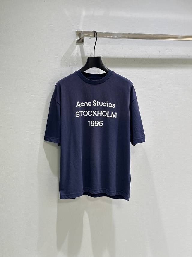 25Ss Early Fall New Arrivals! This crew neck T-shirt features a relaxed fit and