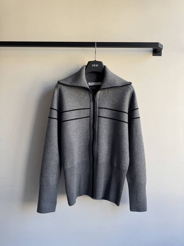 Dio* New, double-sided embroidered zipper cardigan sweater. Woven from worsted c