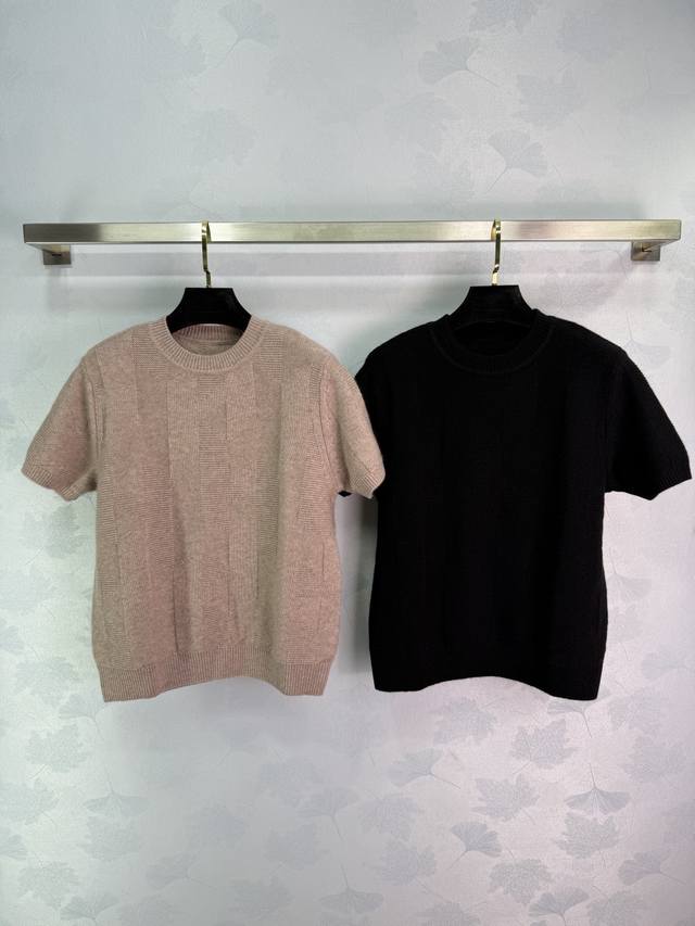 He*'s latest 2025 Spring/Summer collection! Vertical striped knit short sleeves!