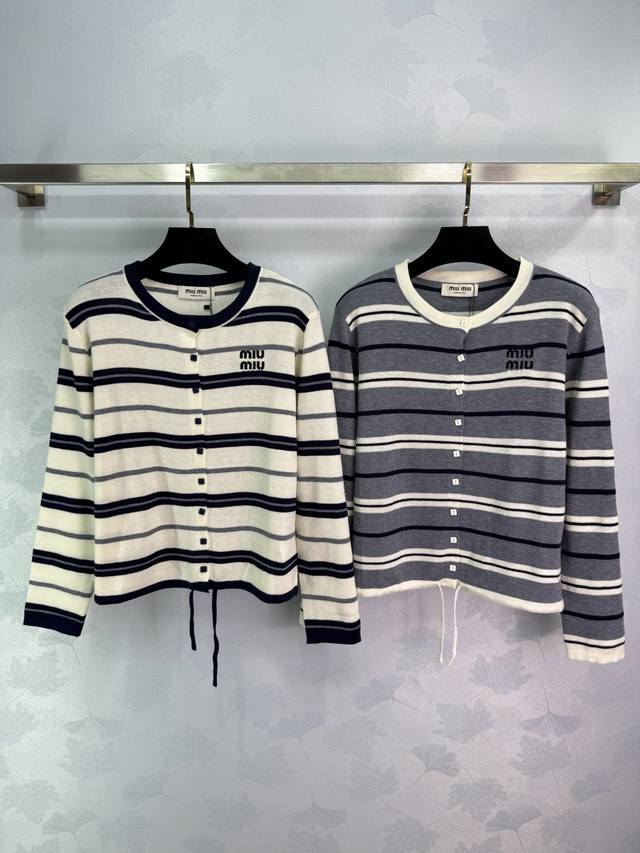Miu*25 early autumn new striped knitted cardigan with contrasting stripes and ch
