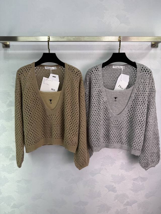 Dio*25's new early fall hollow knit two-piece top features exquisite hollow knit