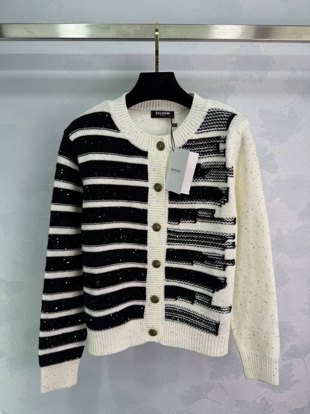 Ba*25 New early autumn black and white striped knitted cardigan with gold button