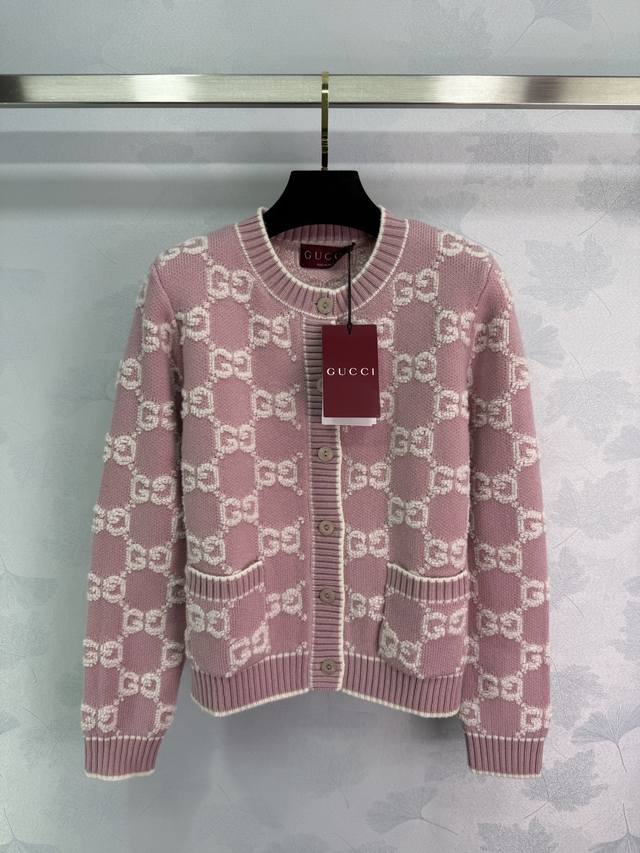 Gucc*24 New round neck knitted cardigan with contrasting jacquard pattern. Styli