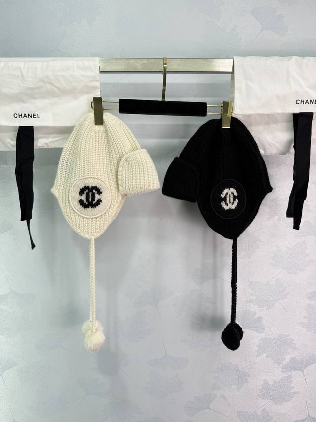 Chanel25B Double C Logo beanie, super cute Lei Feng beanie, a must-have fashiona