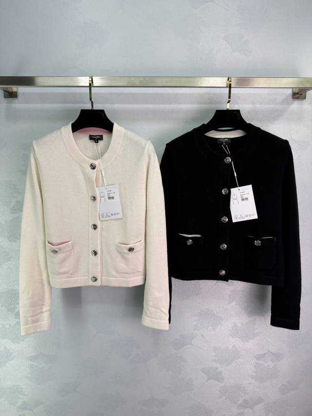 Chane* 2025 Early Fall Collection! Double-pocket knitted crew neck long-sleeved