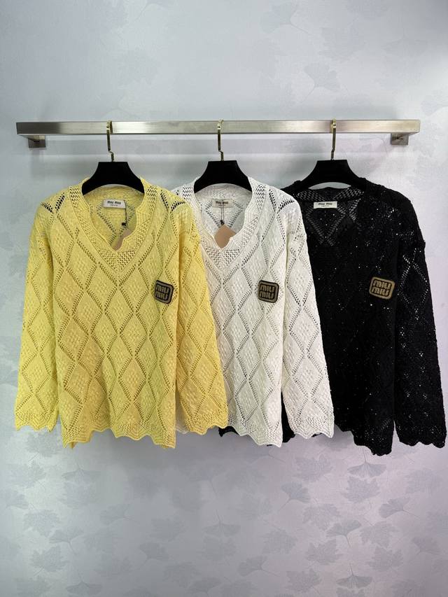 Miumi*2025 Early Fall new diamond-patterned knitted V-neck long-sleeved top! Cus