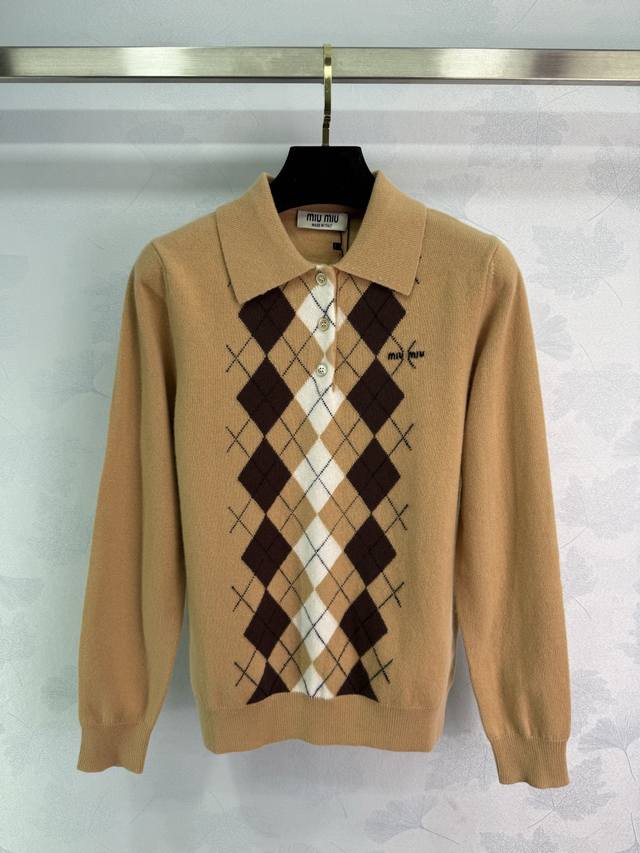 Miu*25 new autumn and winter diamond-quilted sweater. Camel base with dark coffe