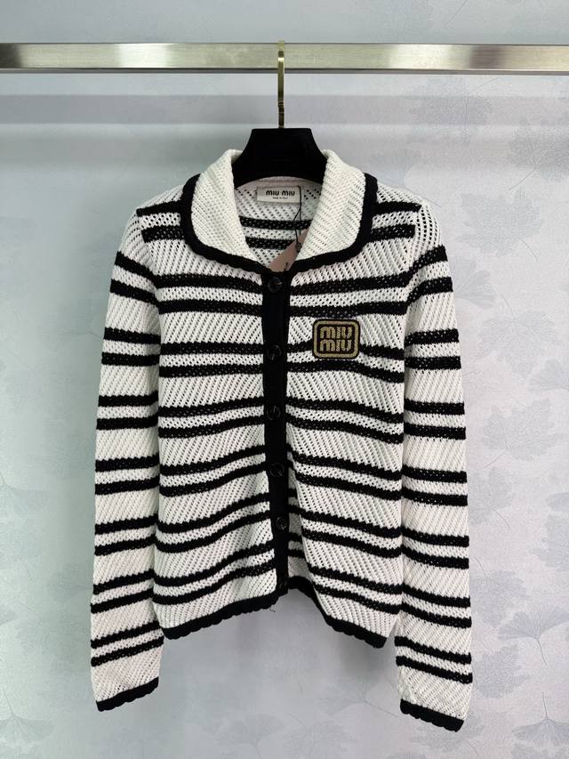 Miu*25 Early Fall new black and white striped knitted cardigan. Classic logo emb