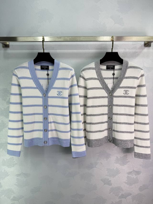 Ch* 2025 Early Fall new striped V-neck knitted long-sleeved cardigan! Custom-wov