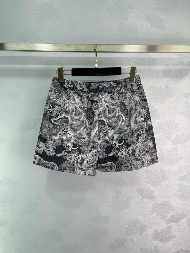 Dio*2025 new jungle animal jacquard culottes. Dark blue with white print. One-pi
