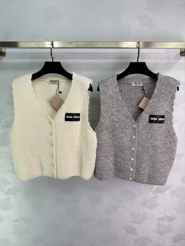 25 Miumi's new autumn and winter model is skin-friendly and soft, 50% mohair and