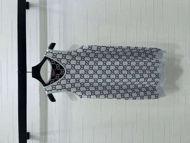 New, original, high-quality Gucc* 2025 Early Fall Collection! Jacquard knit ves