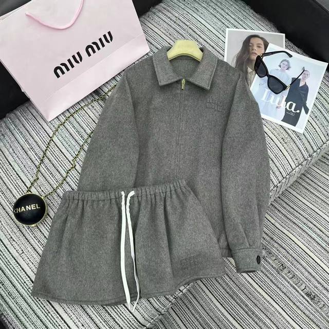 Highly recommend the 25th year early autumn series Miu* new lapel wool long-slee