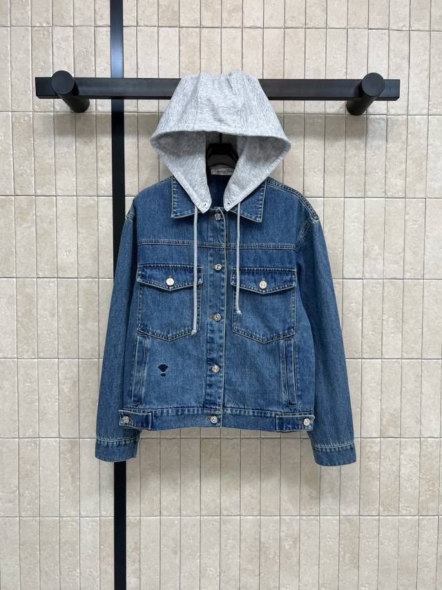 D's 25th-century early fall new hooded denim jacket is casual and stylish. The d