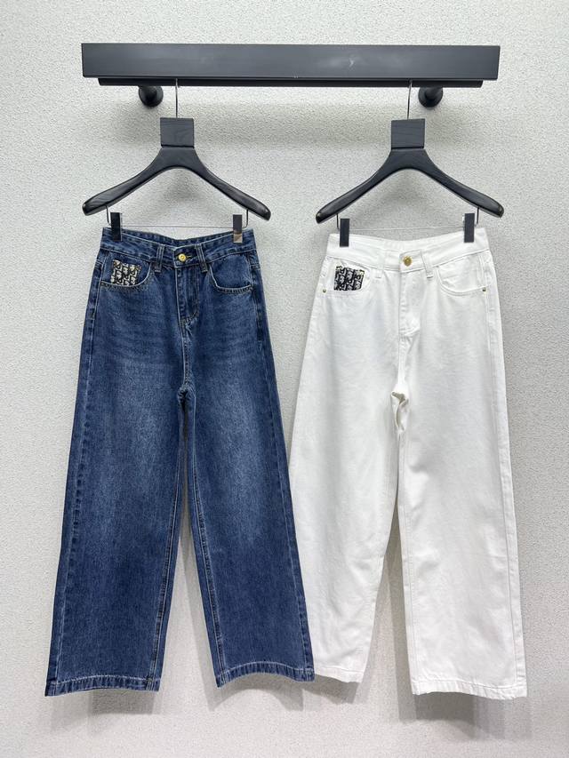 D's pocket denim trousers are smart, neat and fashionable, and are recommended f