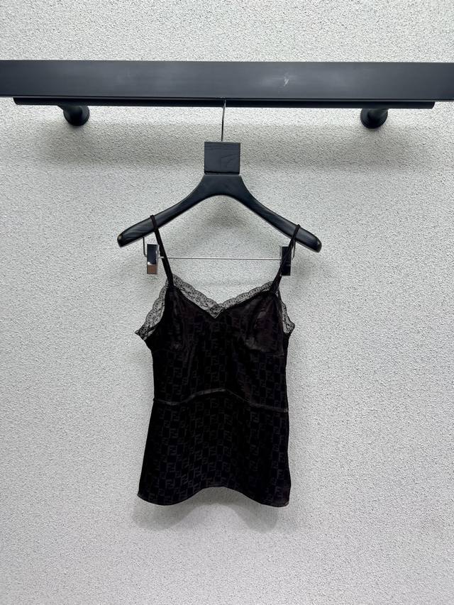 Fd's series of Ff brown suspender tops are delicate, soft, and classic, age-redu