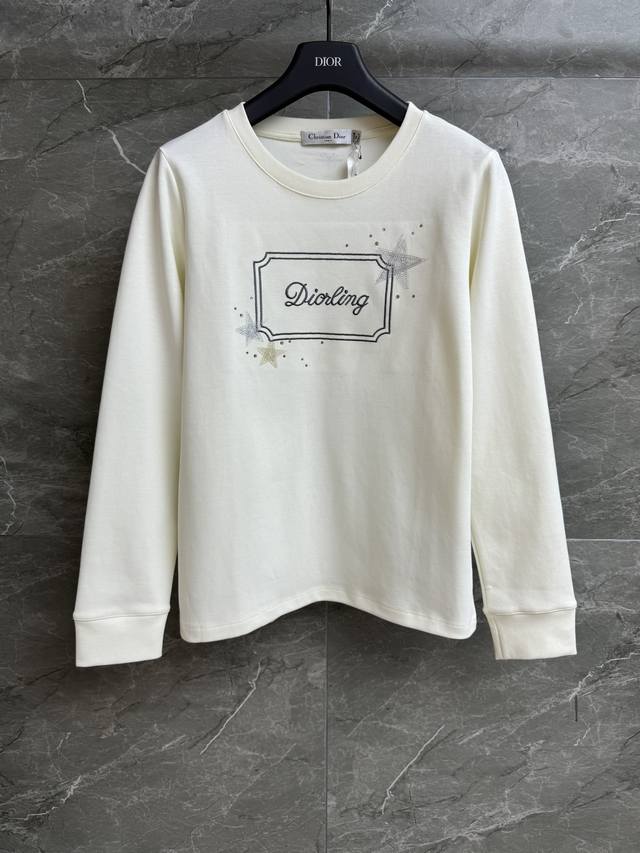 New early autumn styles are here! D's star embroidered long-sleeved T-shirt. 20