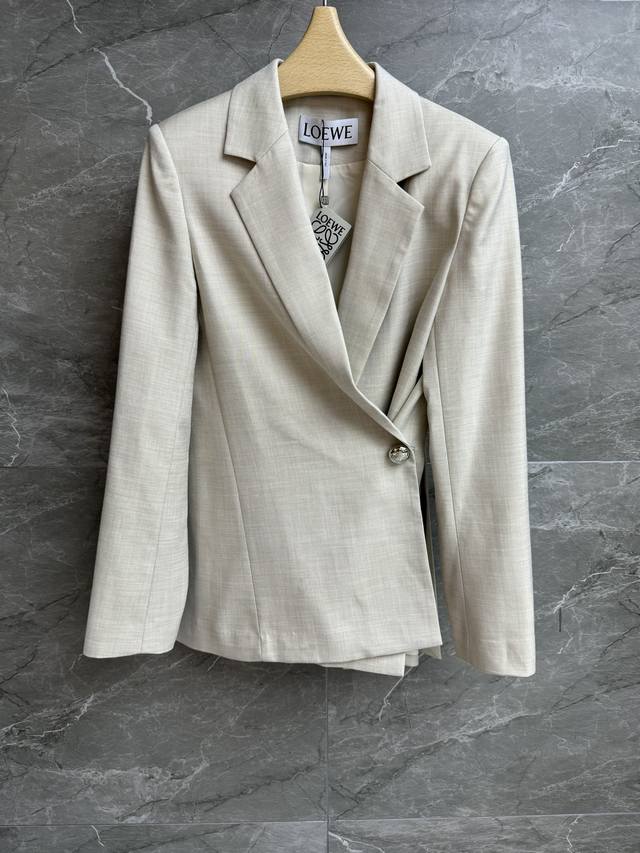 Early Fall new styles are out! Loewe single-button blazer from the 2025 Fall/Wi