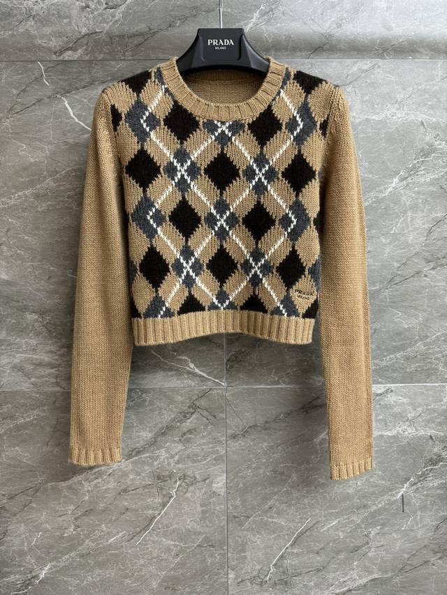 Early Fall new styles are here! P's 2025 Early Fall collection features a round