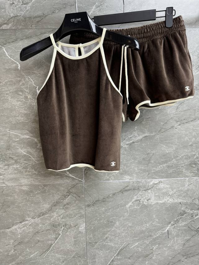 New summer styles are here! Cl brown velvet suit. 2025 Spring/Summer collection