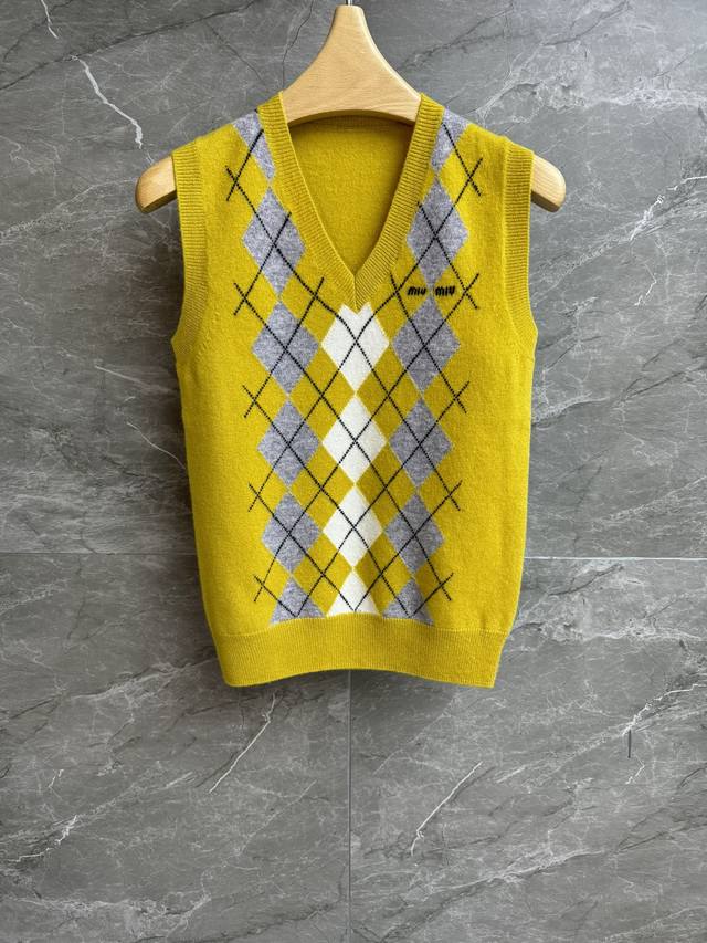 High-end version shipped Miu yellow diamond cashmere vest 2025 early autumn ser