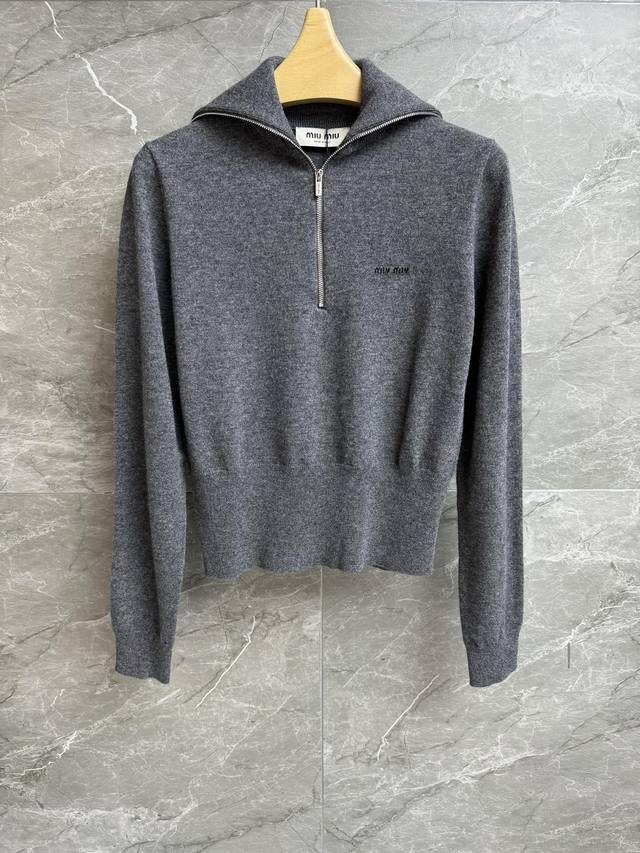 Early Fall new arrivals! Miu grey zipper sweater. 2025 Fall/Winter collection.
