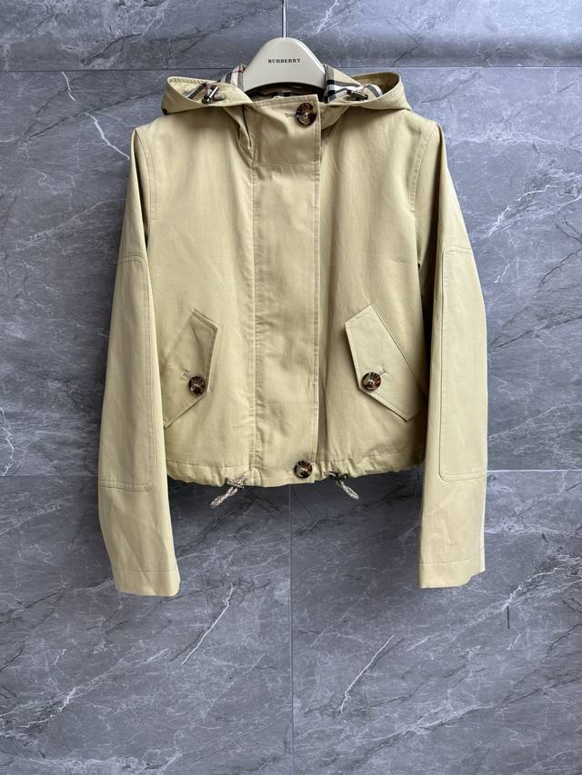 Early Fall new styles are here! B's hooded short jacket from the 2025 Early Fal