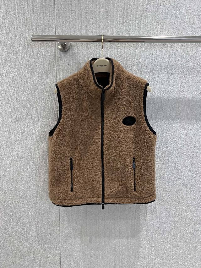 Burb*Rry 25Fw's new fall/winter stand-up collar, zippered, cropped fleece teddy