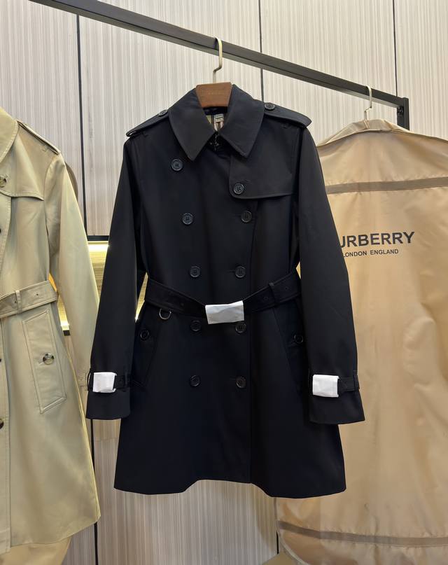 New Kensington Style - Women's Heritage Trench Coat in Black. Bur's flagship pr