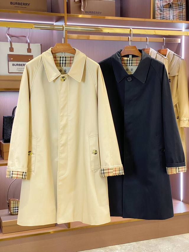 The classic men's Bur coat is crafted from protective cotton gabardine in our En