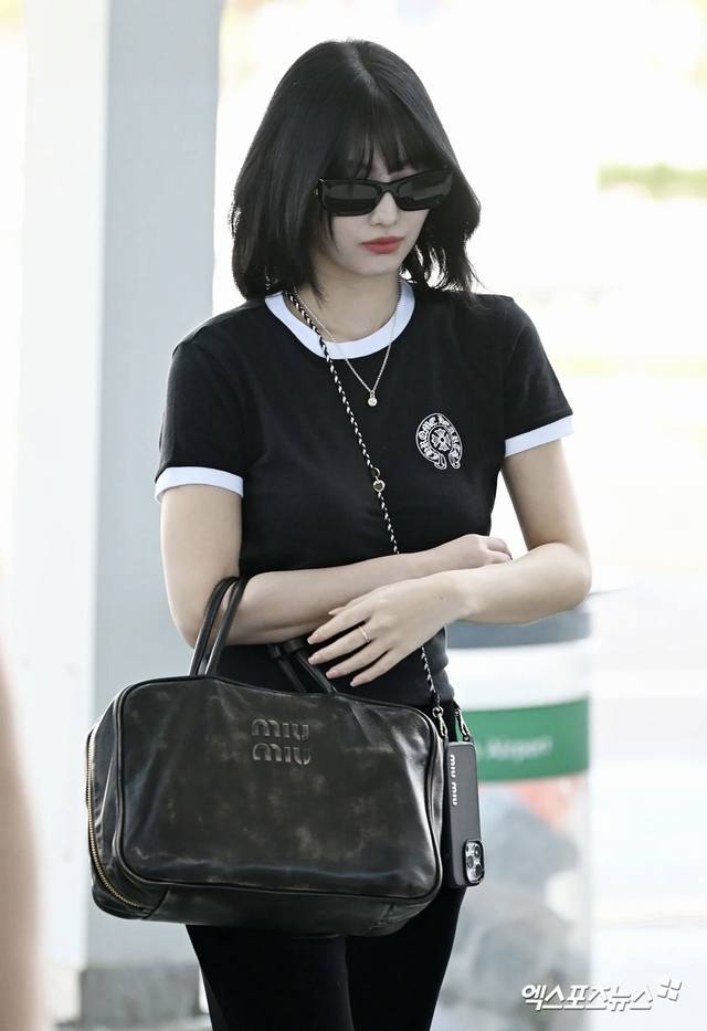Newest Ch 25New Miami Limited T-shirt Color: Black and White Size: Sml DDD