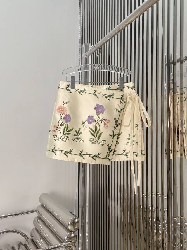 Real photos Latest 25New Plant-style printed embroidered skirt Size: Sml DDD