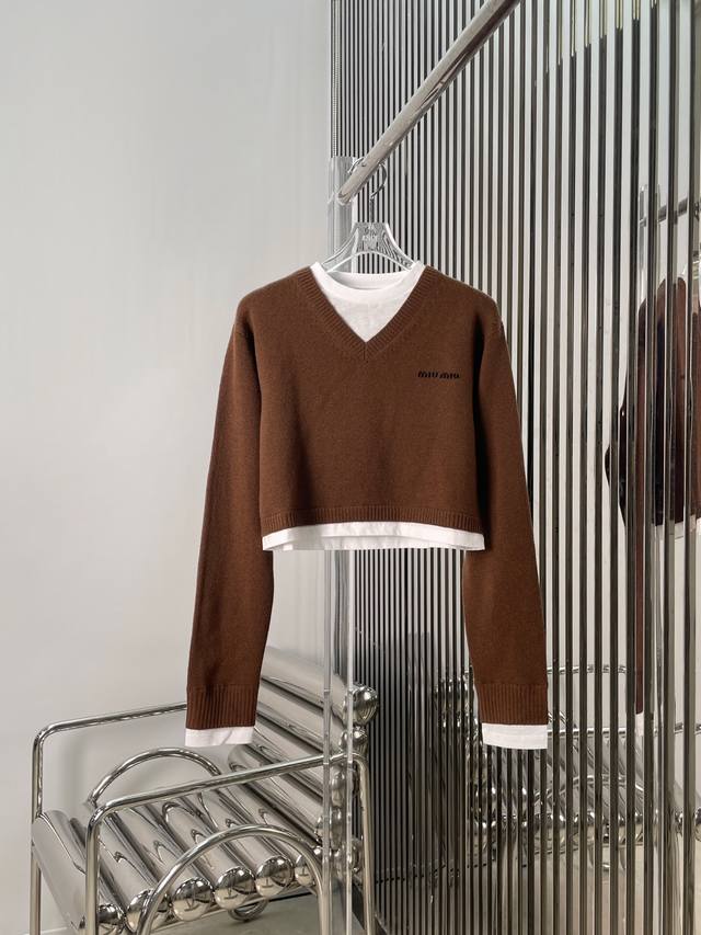 Actual photos of the latest 25New T-shirt splicing fake two-piece down sweater