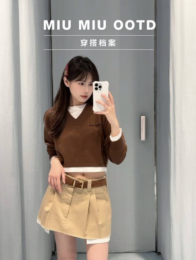 New 25New T-shirt splicing fake two-piece down sweater Size: Sml DDD