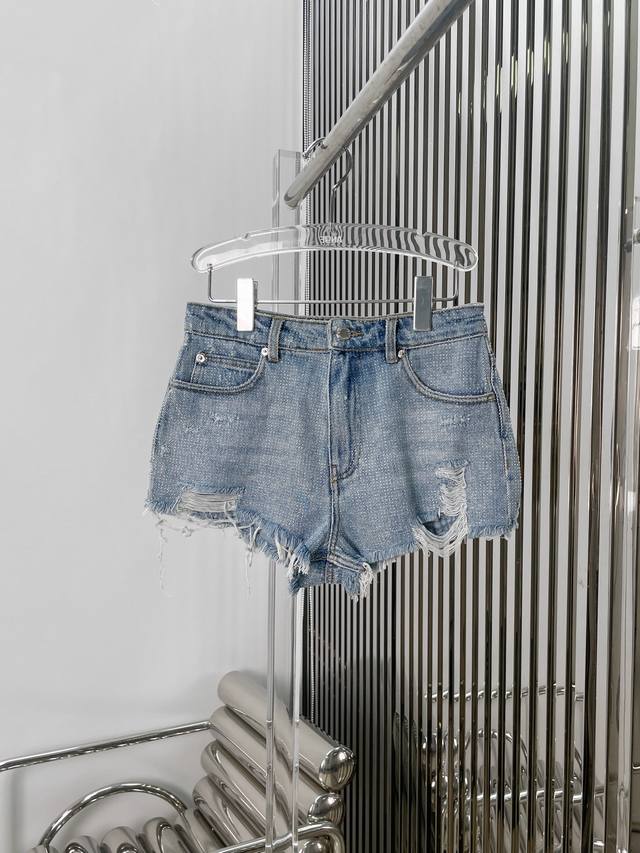 Actual photos Latest Aw 25New full diamond denim shorts Size: Sml DDD