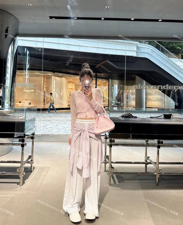 Newest Aw 25New Gypsophila hot diamond knitted cardigan Color: white pink black