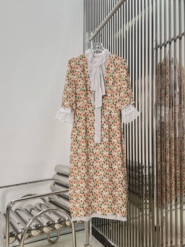 Actual photos Latest Pr 25New Polka dot stitching floral dress Size: Sml DDD