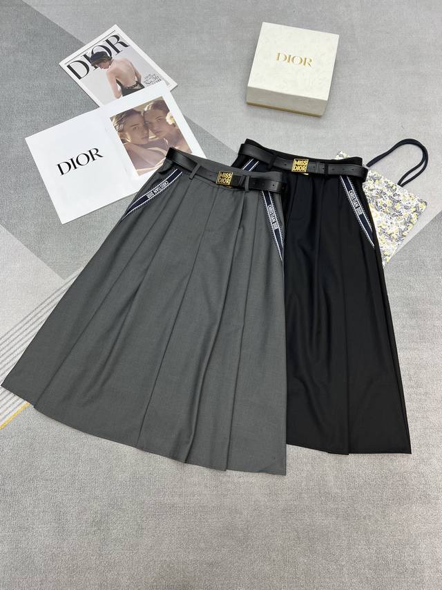 High quality Dior 2025 spring and summer new high waist slim fluffy suit skirt