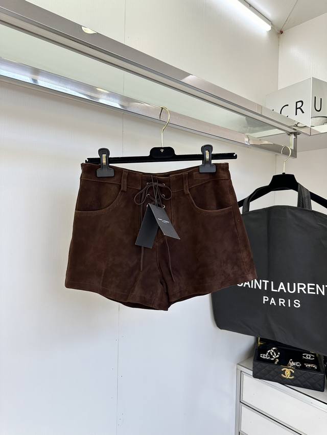 Shorts 25 F Sisters who want to have the visual effect of long legs can look ove