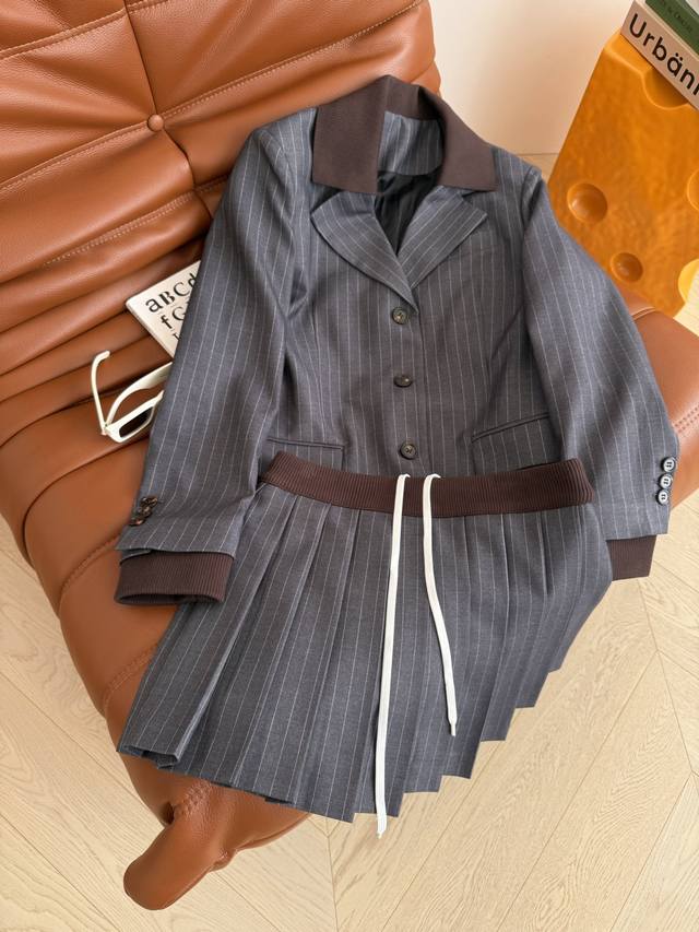 25 Autumn and winter fake two-piece design knitted collar set with Miu style fas